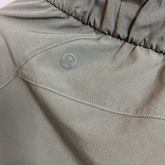 lululemon Stroll at Sundown Shorts - Picture 8 of 9